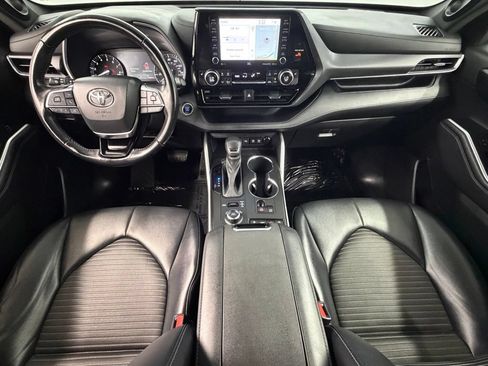 Used 2021 Toyota Highlander XSE AWD/4WD image 39