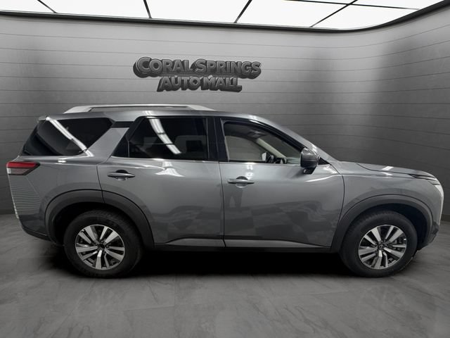 Certified 2025 Nissan Pathfinder SL FWD image 6