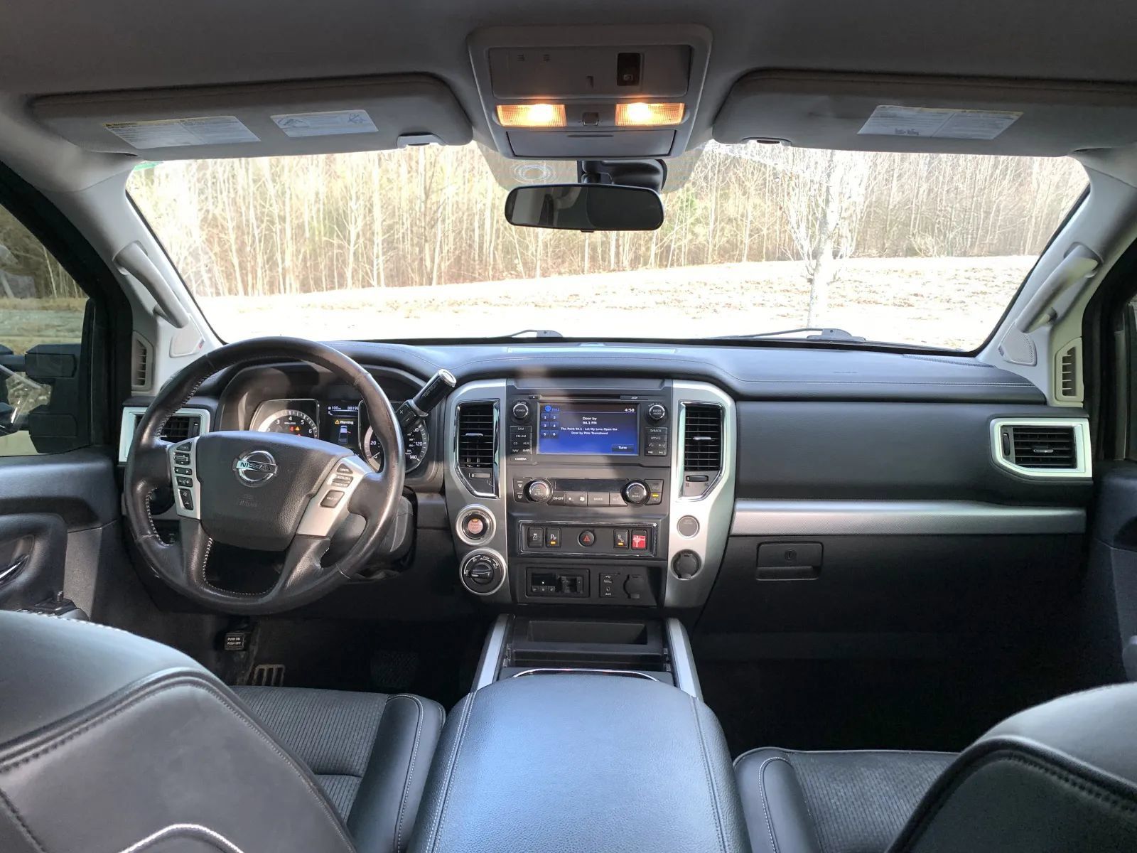 Used 2018 Nissan Titan PRO-4X w/ Pro-4x Utility Package AWD/4WD image 12