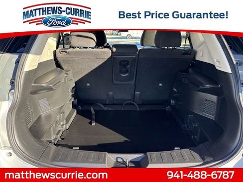 Used 2016 Nissan Rogue SV image 13
