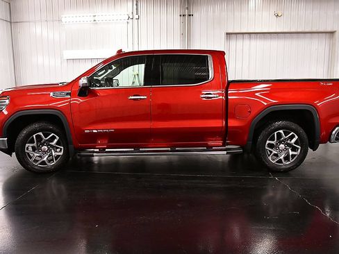 Used 2024 GMC Sierra 1500 SLT w/ SLT Premium Package AWD/4WD image 4