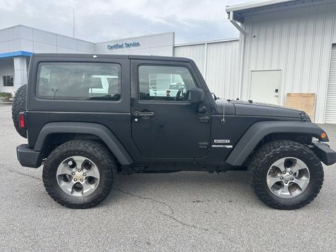 Used 2018 Jeep Wrangler Sport w/ LED Lighting Group AWD/4WD image 4