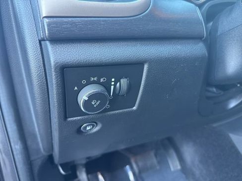 Used 2017 Jeep Grand Cherokee Laredo w/ Quick Order Package 2BE RWD image 19