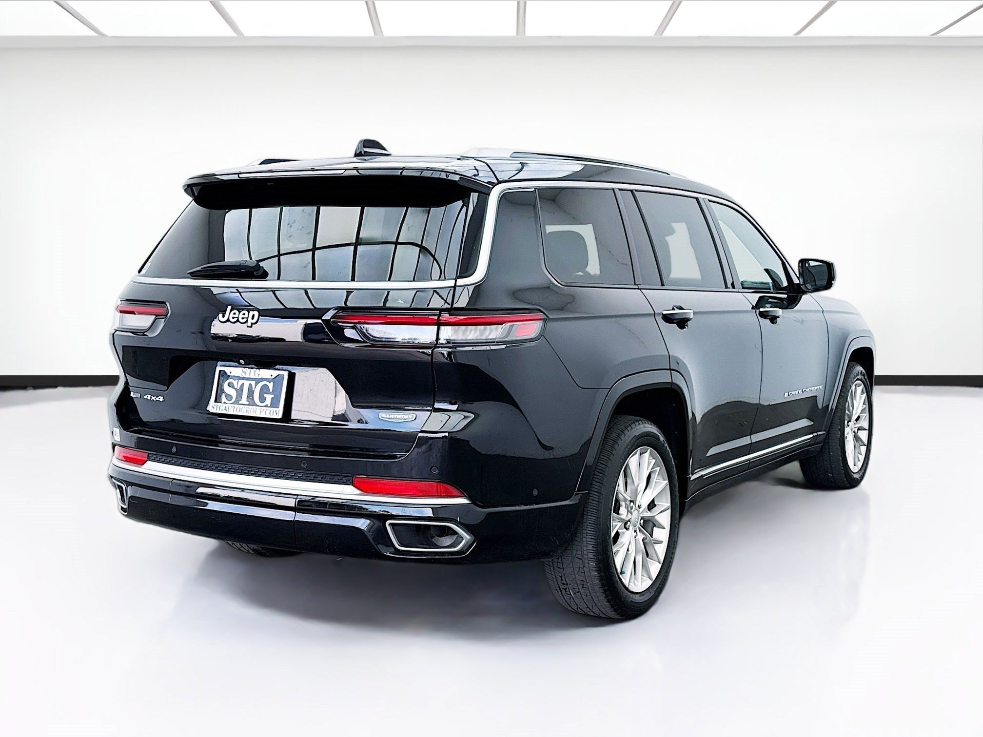 Used 2021 Jeep Grand Cherokee L Summit w/ Luxury Tech Group V AWD/4WD image 4