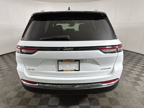Used 2023 Jeep Grand Cherokee Laredo AWD/4WD image 4