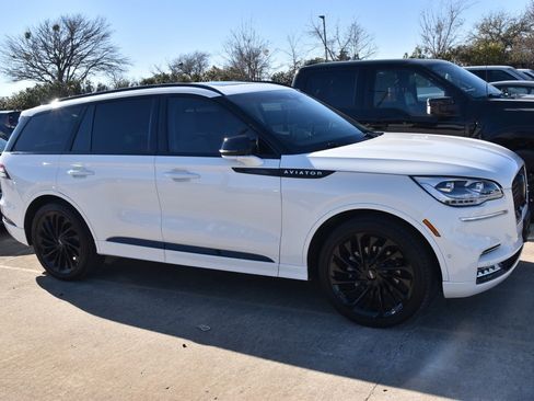 Certified 2023 Lincoln Aviator Reserve w/ Equipment Group 201A image 5