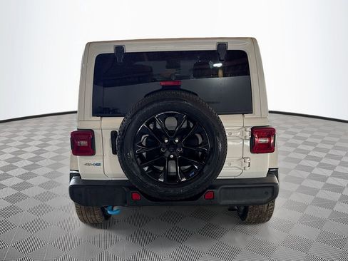Used 2023 Jeep Wrangler Unlimited Sahara w/ Cold Weather Group AWD/4WD image 7