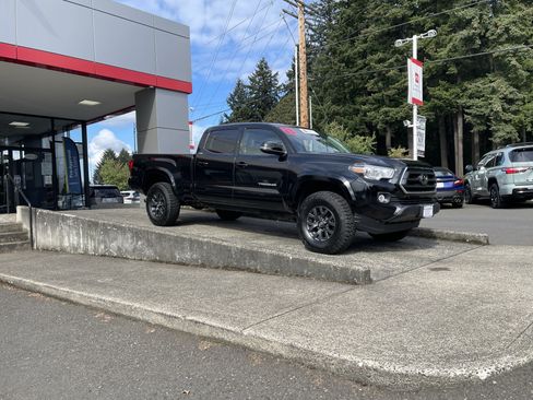 Certified 2023 Toyota Tacoma SR5 AWD/4WD image 1
