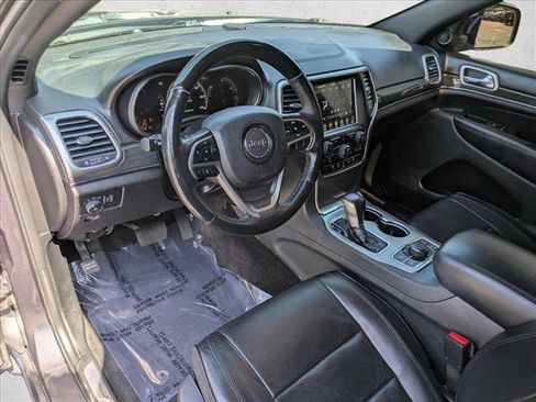 Used 2018 Jeep Grand Cherokee Overland AWD/4WD image 10