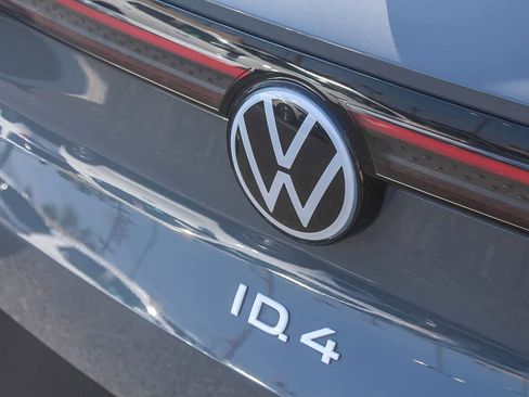 Used 2023 Volkswagen ID.4 Pro S image 9