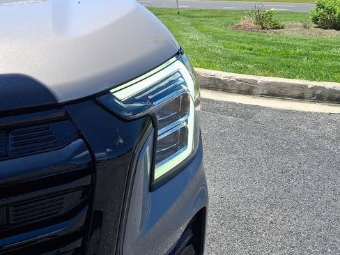 Used 2025 GMC Terrain Elevation w/ Elevation Premium Package AWD/4WD image 9