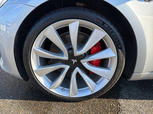 Used 2018 Tesla Model 3 Long Range image 13