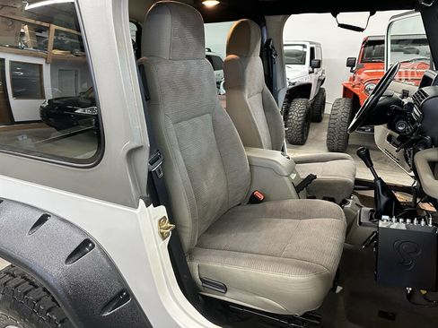 Used 2005 Jeep Wrangler Rubicon AWD/4WD image 20