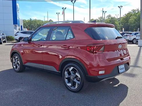 Certified 2022 Hyundai Venue Limited image 6