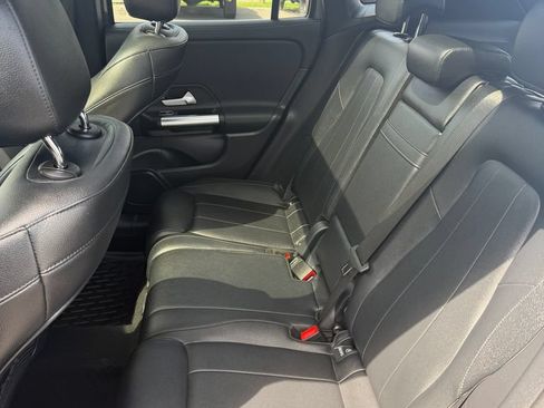 Used 2021 Mercedes-Benz GLA 250 4MATIC image 10