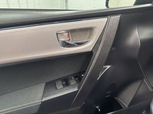 Used 2019 Toyota Corolla L image 6
