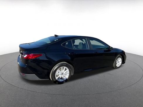 Used 2025 Toyota Camry LE image 15