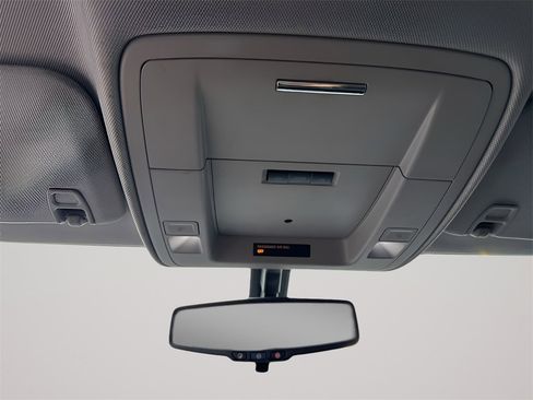 Used 2018 Chevrolet Silverado 1500 LT image 30