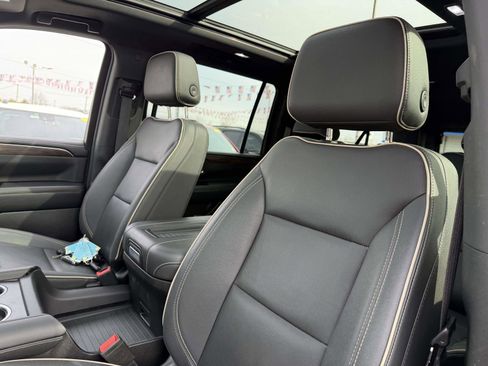 Certified 2024 Chevrolet Suburban Premier AWD/4WD image 10