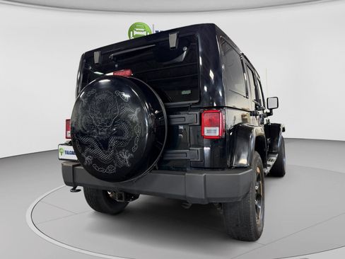Used 2014 Jeep Wrangler Unlimited Sahara AWD/4WD image 10