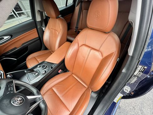 Used 2018 Alfa Romeo Giulia AWD image 21