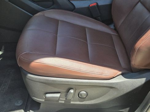 Certified 2023 Kia Telluride EX w/ EX Captain's Chair Package FWD image 26