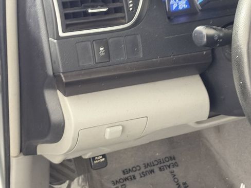 Used 2015 Toyota Camry LE FWD image 12