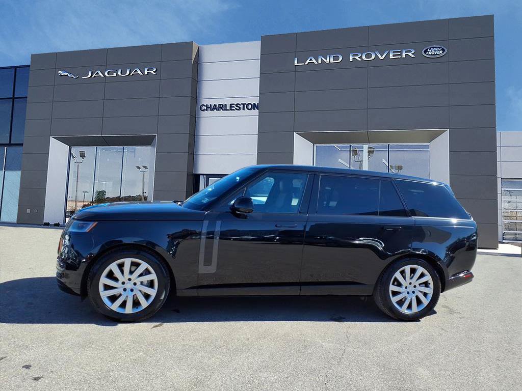 Certified 2025 Land Rover Range Rover Long Wheelbase SE AWD/4WD image 2