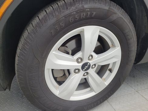Used 2022 Kia Sorento LX FWD image 31