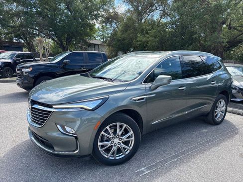 Used 2022 Buick Enclave Essence w/ Experience Buick Package image 2