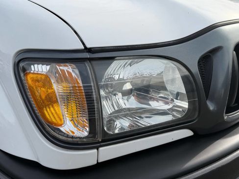 Used 2004 Toyota Tacoma 2WD Regular Cab image 58