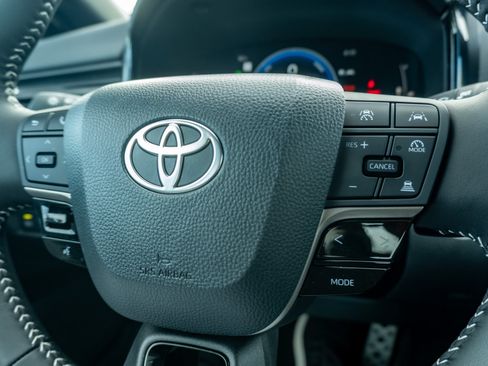 Used 2026 Toyota Camry SE w/ Convenience Package FWD image 29