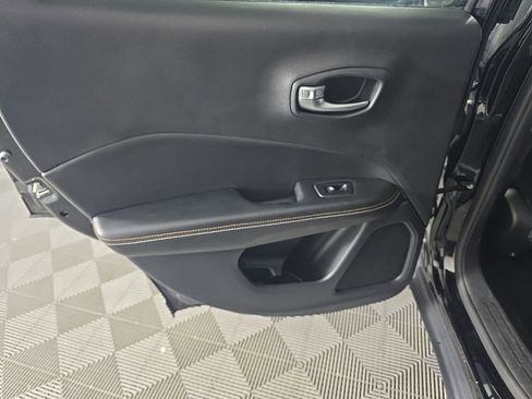 Used 2020 Jeep Compass Latitude image 23