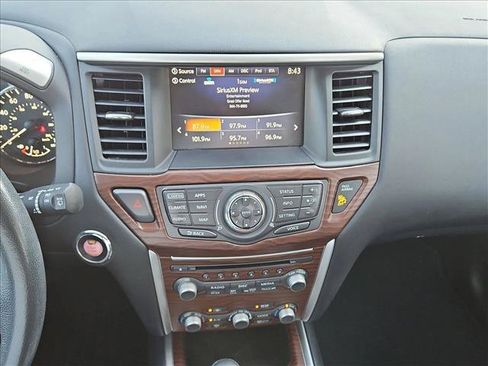 Used 2017 Nissan Pathfinder Platinum FWD image 15