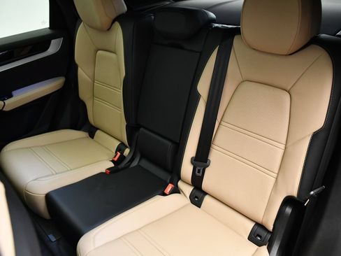 Certified 2025 Porsche Cayenne E-Hybrid Coupe AWD/4WD image 48