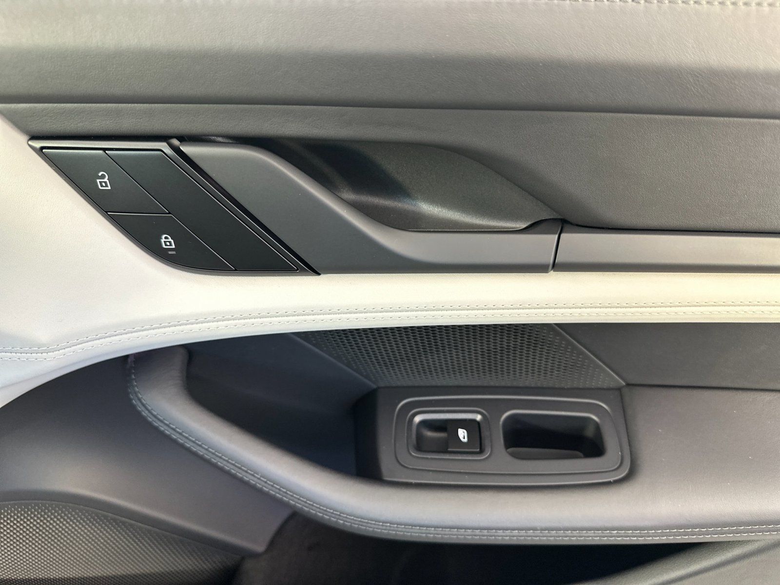 Certified 2023 Porsche Taycan 4S AWD/4WD image 19