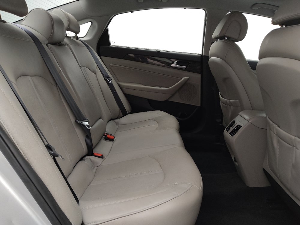 Used 2016 Hyundai Sonata Limited w/ Option Group 05 FWD image 19