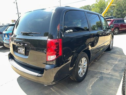 Used 2015 Dodge Grand Caravan SXT image 3