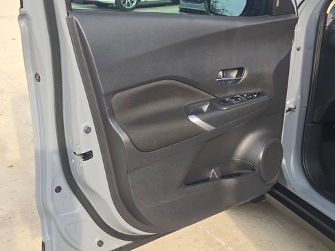 Certified 2023 Nissan Kicks SV image 11