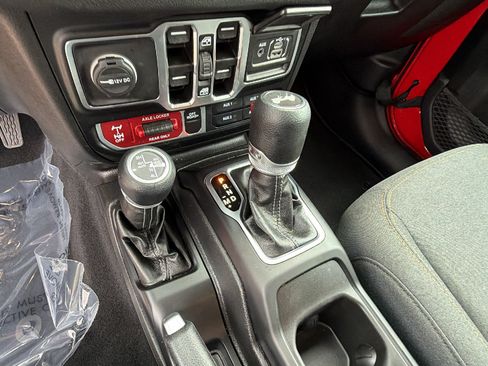 Used 2025 Jeep Wrangler Unlimited Sport S 4xe AWD/4WD image 31