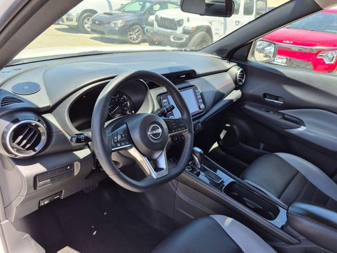Used 2024 Nissan Kicks SR w/ SR Premium Package FWD image 16