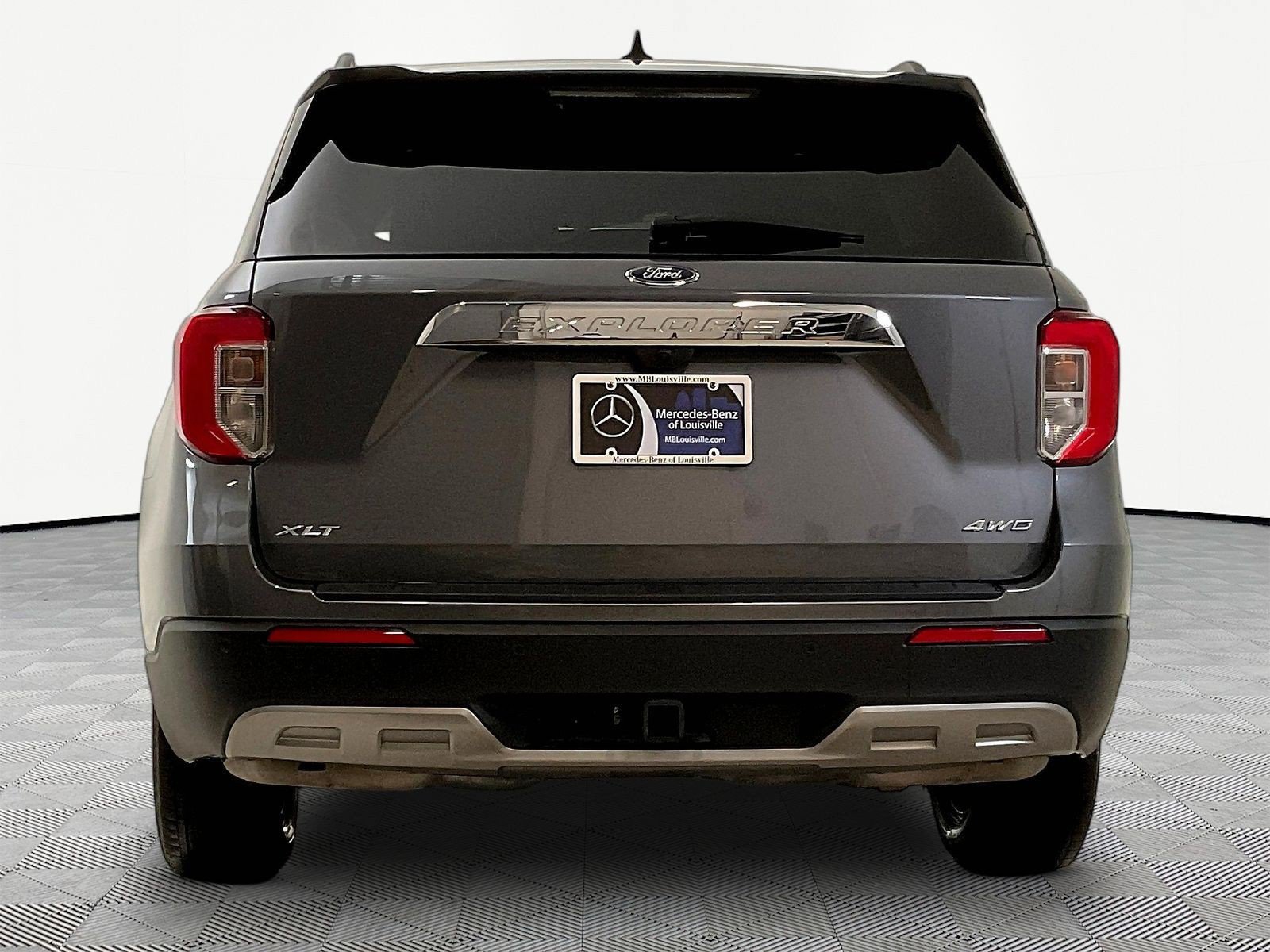 Used 2023 Ford Explorer XLT w/ Equipment Group 202A AWD/4WD image 5