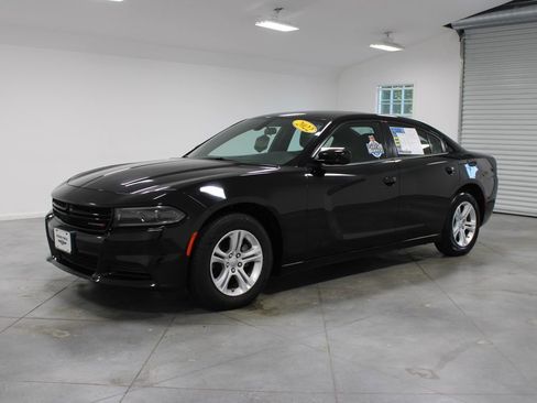 Used 2022 Dodge Charger SXT image 4