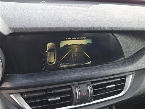 Used 2019 Alfa Romeo Stelvio image 12