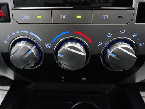 Used 2018 Toyota Tundra SR5 AWD/4WD image 30