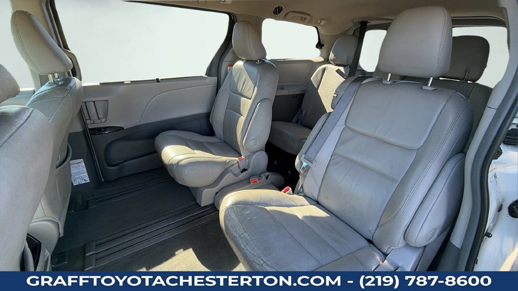 Used 2016 Toyota Sienna XLE FWD image 25
