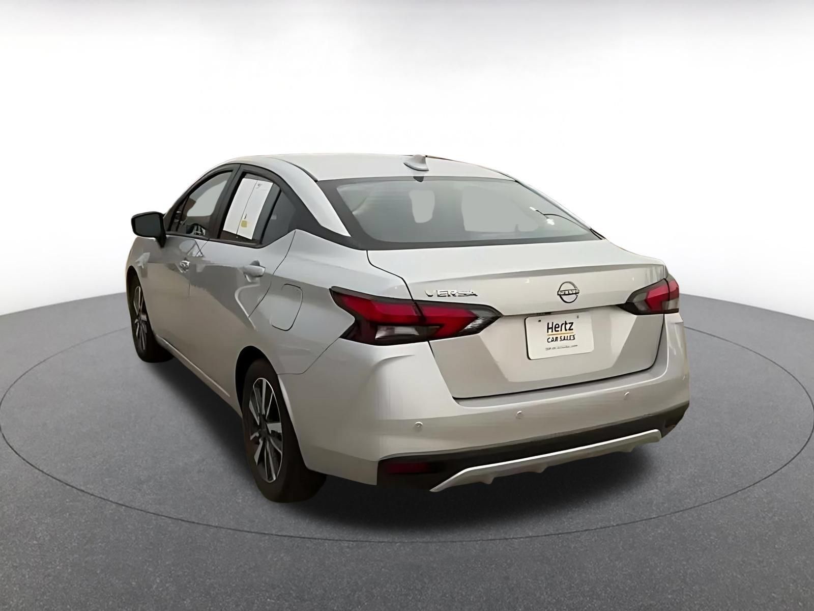 Used 2025 Nissan Versa SV FWD image 10