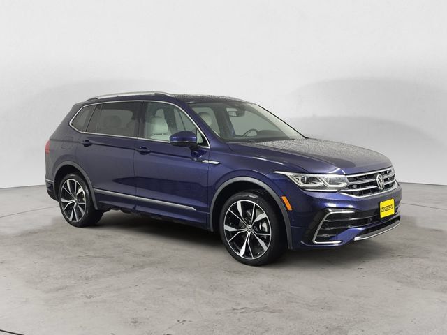 Used 2023 Volkswagen Tiguan SEL R-Line AWD/4WD image 3