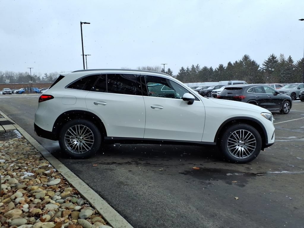 Used 2026 Mercedes-Benz GLC 300 4MATIC image 7