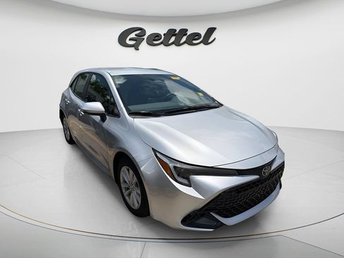 Certified 2025 Toyota Corolla SE FWD image 3